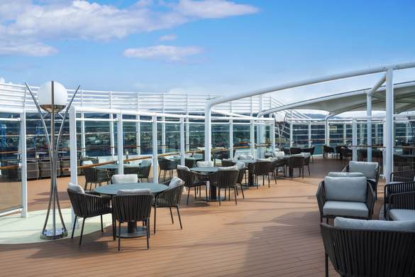 MSC Cruises MSC Fantasia The One Bar - Credit - Ivan Sarfatti - MSC Rights 4.jpg